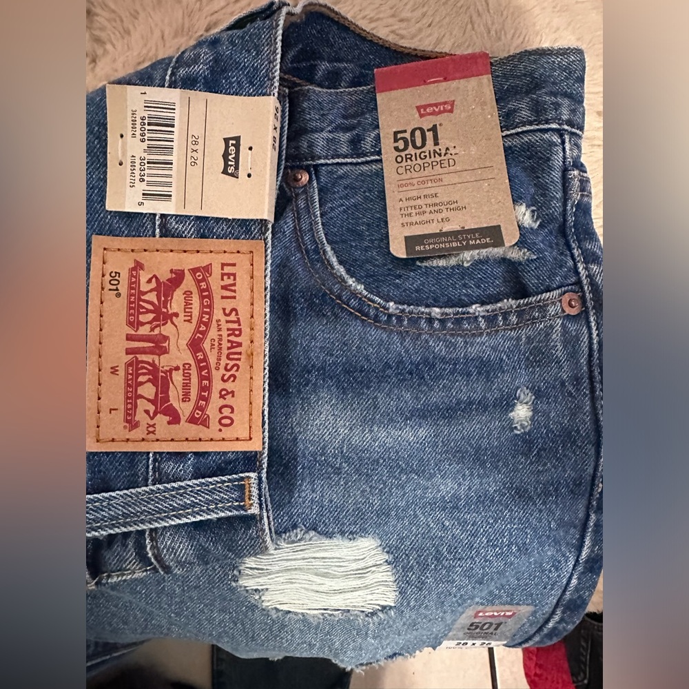 Levi’s 501 Original Cropped Jeans - Picture 5 of 6